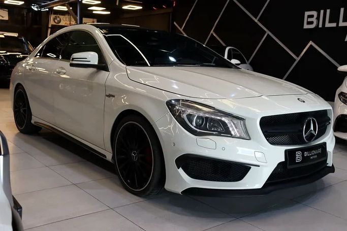 Подержанный Mercedes-Benz CLA AMG 45 AMG I (C117, X117), 2.0 л, 2015 в Дубае от Billionaire Motors Белый цвет. GCC | AUTO.AE