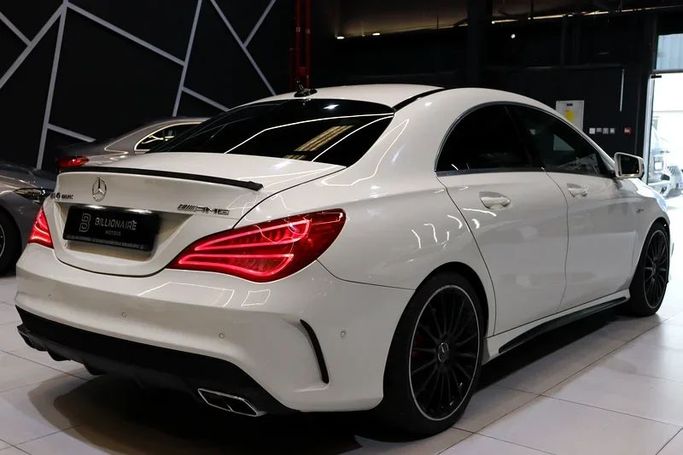 Подержанный Mercedes-Benz CLA AMG 45 AMG I (C117, X117), 2.0 л, 2015 в Дубае от Billionaire Motors Белый цвет. GCC | AUTO.AE