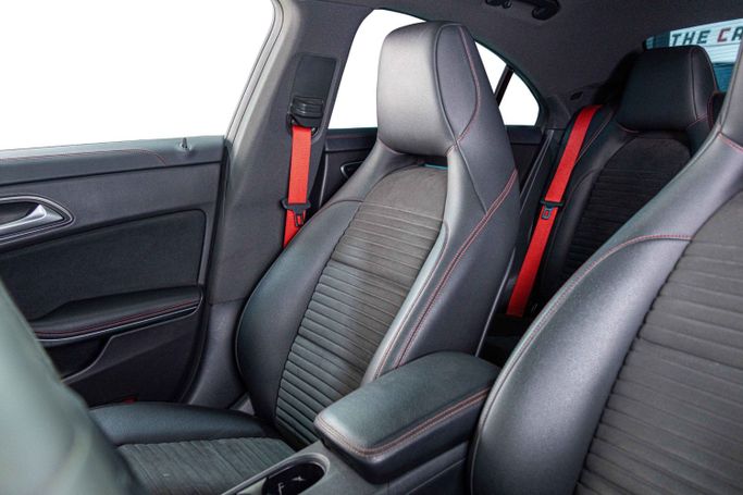 Подержанный Mercedes-Benz CLA AMG 45 AMG I (C117, X117) Рестайлинг, 2.0 л, 2018 в Дубае от The Car Superstore Белый цвет. Other | AUTO.AE