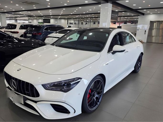 Подержанный Mercedes-Benz CLA AMG 45 AMG II (C118, X118) Рестайлинг, 2.0 л, 2025 в Дубае от Fair Import Белый цвет. Корейская | AUTO.AE