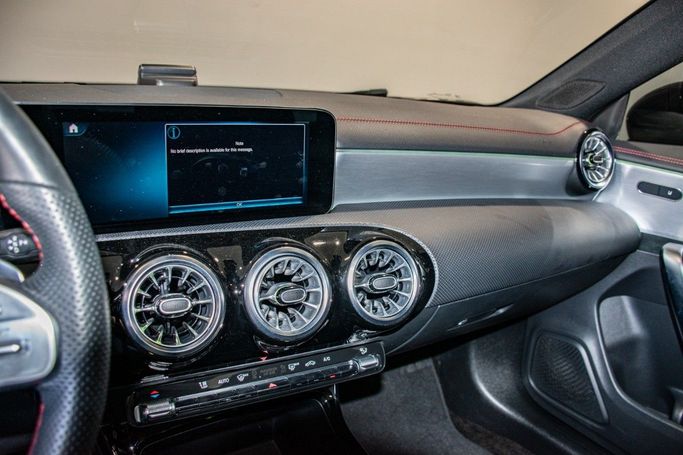 Подержанный Mercedes-Benz CLA 250 II (C118, X118), 2.0 л, 2022 в Дубае от C7 Motors Черный цвет. Корейская | AUTO.AE