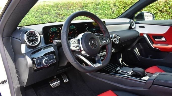 Новый Mercedes-Benz CLA 250 II (C118, X118), 2.0 л, 2023 в Дубае от Laith Alobaidi Motors Белый цвет. Европейская | AUTO.AE