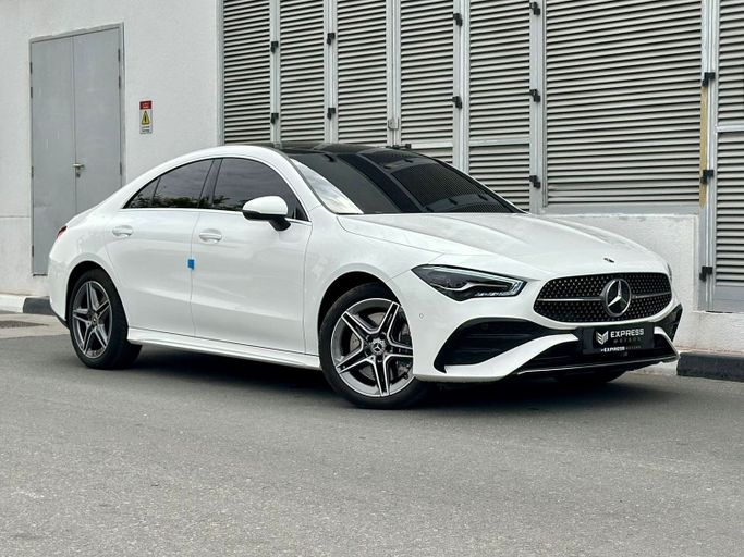 Подержанный Mercedes-Benz CLA 250 II (C118, X118) Рестайлинг, 2.0 л, 2024 в Дубае от Express Motors Белый цвет. Корейская | AUTO.AE