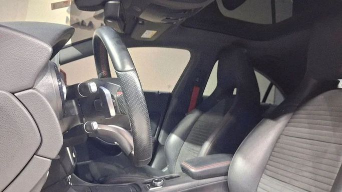 Подержанный Mercedes-Benz CLA 250 I (C117, X117) Рестайлинг, 2.0 л, 2017 в Дубае от Hot Wheel Used Motors Красный цвет. GCC | AUTO.AE