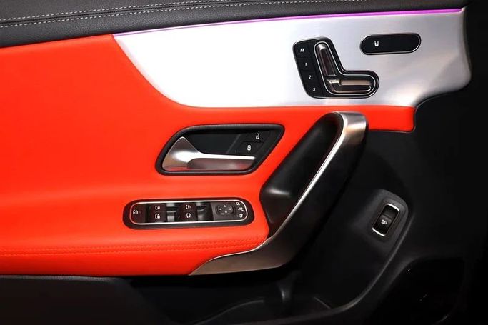 Новый Mercedes-Benz CLA 250 II (C118, X118) Рестайлинг, 2.0 л, 2025 в Дубае от Billionaire Motors Черный цвет. GCC | AUTO.AE