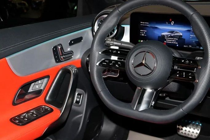 Новый Mercedes-Benz CLA 250 II (C118, X118) Рестайлинг, 2.0 л, 2025 в Дубае от Billionaire Motors Серый цвет. GCC | AUTO.AE