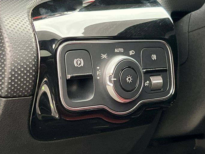 Подержанный Mercedes-Benz CLA 250 II (C118, X118), 2.0 л, 2021 в Дубае от Prestige motors Серый цвет. Американская | AUTO.AE