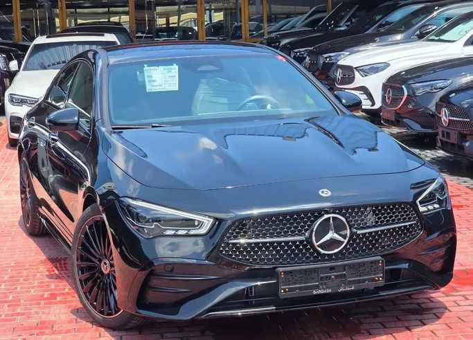 جديدة Mercedes-Benz CLA 200 عملية فيس ليفت II (C118، X118), 1.3 l, 2026 في في دبي من Auto Gallery DXB، اللون أسود. مواصفات الخليج | AUTO.AE | إعلان #259767