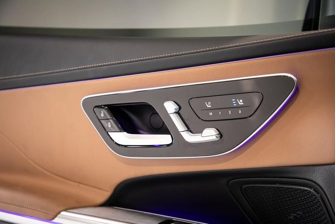 Подержанный Mercedes-Benz CLE 200, 2.0 л, 2024 в Дубае от C7 Motors Белый цвет. Корейская | AUTO.AE