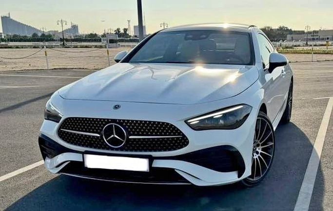مستعملة Mercedes-Benz CLE 200, 2.0 l, 2025 في في دبي من LiveCars، اللون أبيض. المواصفات الكورية | AUTO.AE