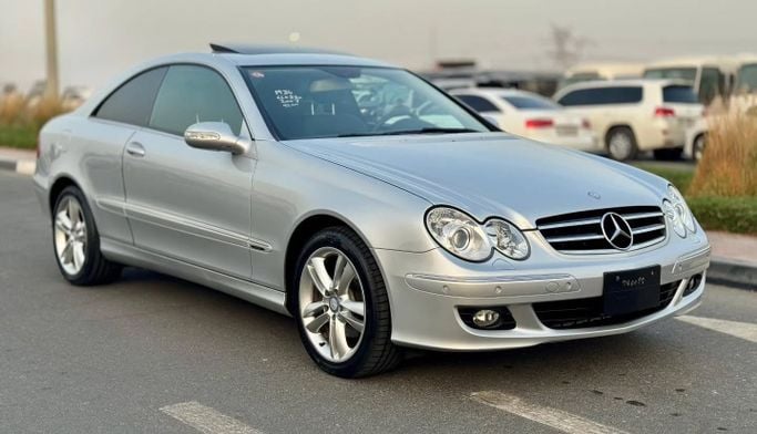 Подержанный Mercedes-Benz CLK-Class 350 II (W209) Рестайлинг, 3.5 л, 2007 в Дубае от Saeed Auto Серебристый цвет. Японская | AUTO.AE