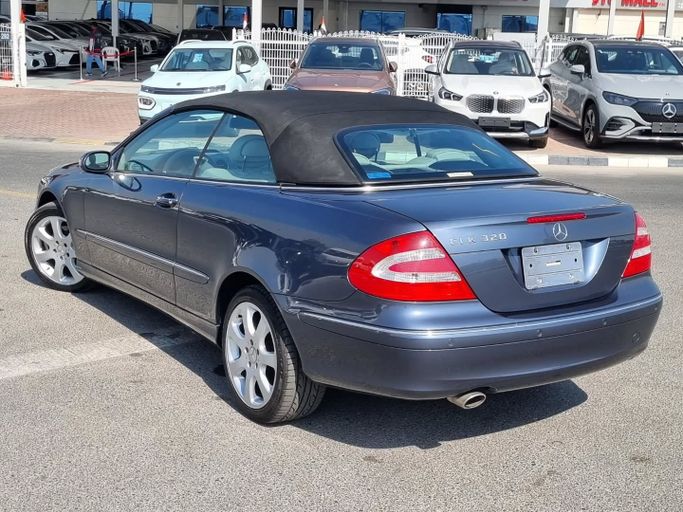 Подержанный Mercedes-Benz CLK-Class 320 II (W209), 3.2 л, 2004 в Дубае от Saeed Auto Синий цвет. Японская | AUTO.AE