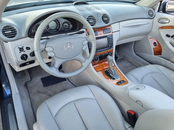 Подержанный Mercedes-Benz CLK-Class 320 II (W209), 3.2 л, 2004 в Дубае от Saeed Auto Синий цвет. Японская | AUTO.AE