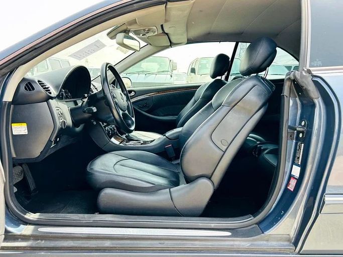 Подержанный Mercedes-Benz CLK-Class 350 II (W209) Рестайлинг, 3.5 л, 2007 в Дубае от Mirza Automobile FZE Серый цвет. Японская | AUTO.AE