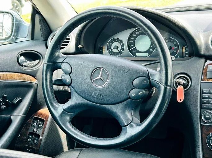 Подержанный Mercedes-Benz CLK-Class 350 II (W209) Рестайлинг, 3.5 л, 2007 в Дубае от Mirza Automobile FZE Серый цвет. Японская | AUTO.AE