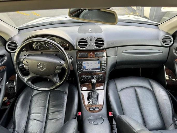 Подержанный Mercedes-Benz CLK-Class 350 II (W209) Рестайлинг, 3.5 л, 2007 в Дубае от Mirza Automobile FZE Серебристый цвет. Японская | AUTO.AE