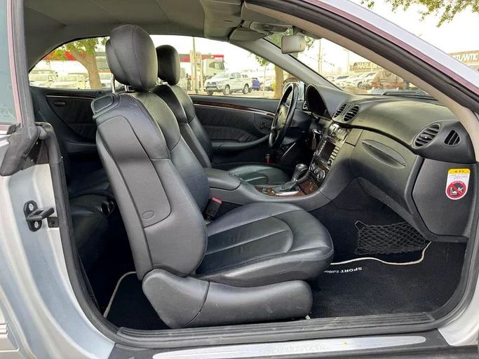 Подержанный Mercedes-Benz CLK-Class 350 II (W209) Рестайлинг, 3.5 л, 2007 в Дубае от Mirza Automobile FZE Серебристый цвет. Японская | AUTO.AE