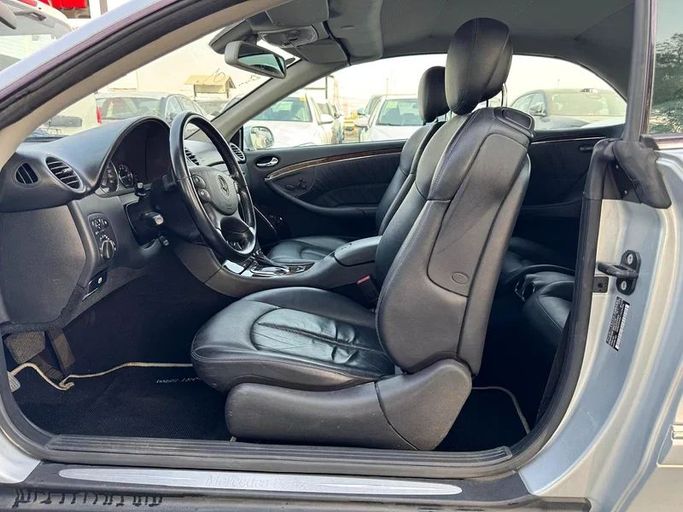 Подержанный Mercedes-Benz CLK-Class 350 II (W209) Рестайлинг, 3.5 л, 2007 в Дубае от Mirza Automobile FZE Серебристый цвет. Японская | AUTO.AE