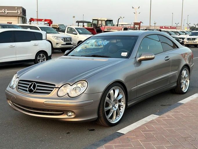 مستعملة Mercedes-Benz CLK-Class 320 II (W209), 3.2 l, 2003 في في دبي من HAROON SHARIF MOTORS، اللون رمادي. المواصفات اليابانية | AUTO.AE