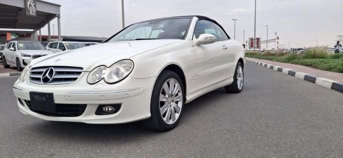 مستعملة Mercedes-Benz CLK-Class 350 عملية فيس ليفت II (W209) II (W209), 3.5 l, 2009 في في دبي من GINZA MOTORS (Sh No. 110)، اللون أبيض. المواصفات اليابانية | AUTO.AE | إعلان #259589