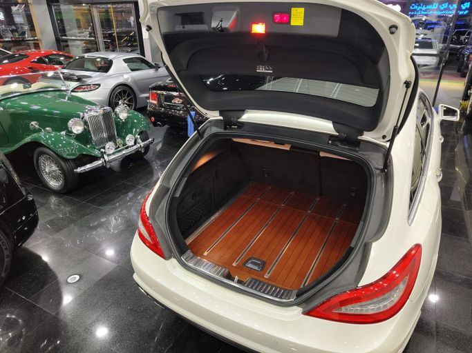 Подержанный Mercedes-Benz CLS AMG 63 AMG II (W218), 5.5 л, 2014 в Дубае от STAR COLLECTION LLC Белый цвет. Японская | AUTO.AE