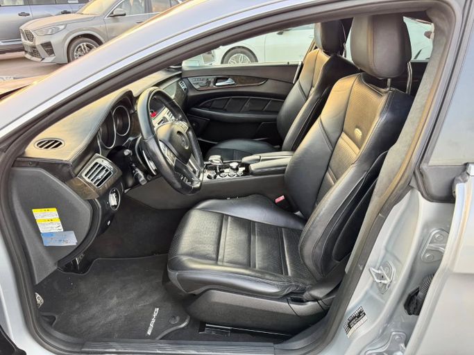Used Mercedes-Benz CLS AMG 63 AMG II (W218), 5.5 l, 2012 in Dubai by Saeed Auto, Silver color. Japanese Specs | AUTO.AE