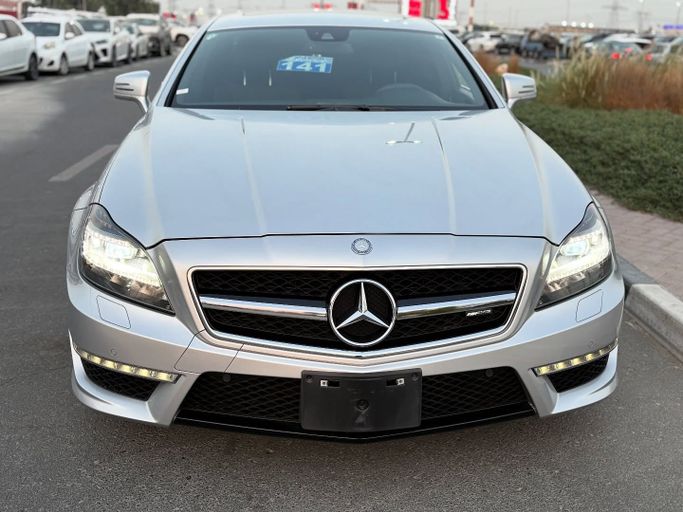 Подержанный Mercedes-Benz CLS AMG 63 AMG II (W218), 5.5 л, 2011 в Дубае от Japan Motors Серебристый цвет. Other | AUTO.AE