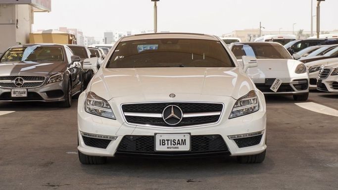Used Mercedes-Benz CLS AMG 63 AMG II (W218), 5.5 l, 2012 in Dubai by Ibitisam Motors FZCO, White color. Japanese Specs | AUTO.AE | Listing #259977
