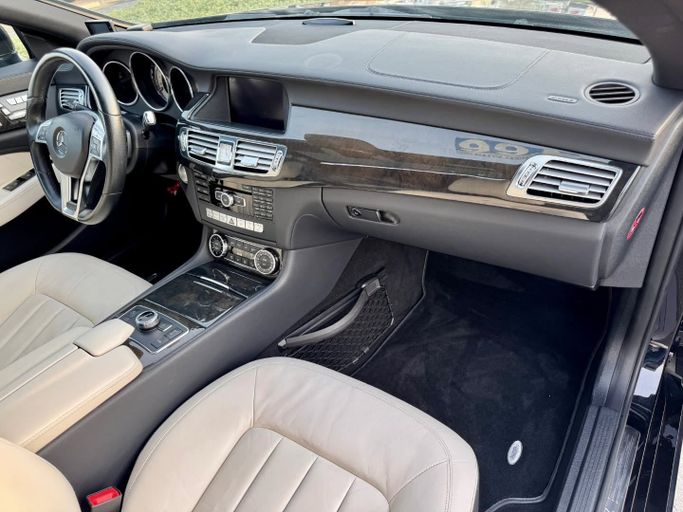 Подержанный Mercedes-Benz CLS 350 II (C218), 3.5 л, 2012 в Дубае от Saeed Auto Черный цвет. Японская | AUTO.AE