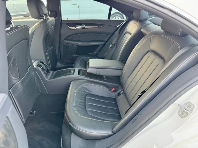 Подержанный Mercedes-Benz CLS 350 II (C218), 3.5 л, 2012 в Дубае от Saeed Auto Белый цвет. Японская | AUTO.AE