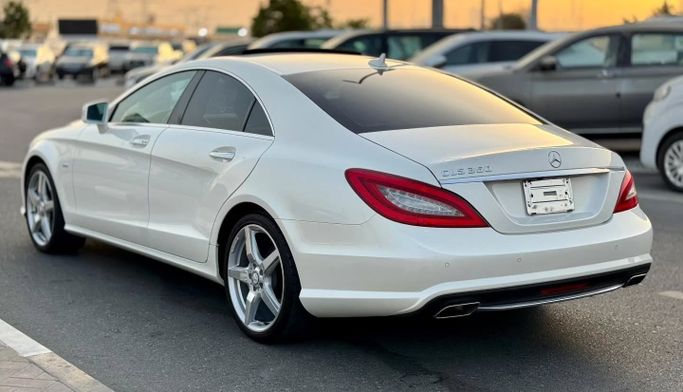 Подержанный Mercedes-Benz CLS 350 II (C218), 3.5 л, 2012 в Дубае от Saeed Auto Белый цвет. Японская | AUTO.AE