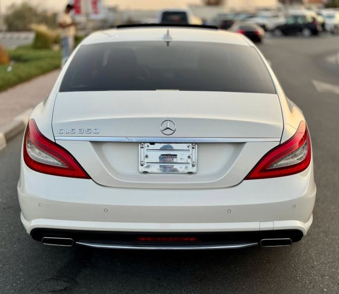 Подержанный Mercedes-Benz CLS 350 II (C218), 3.5 л, 2012 в Дубае от Saeed Auto Белый цвет. Японская | AUTO.AE