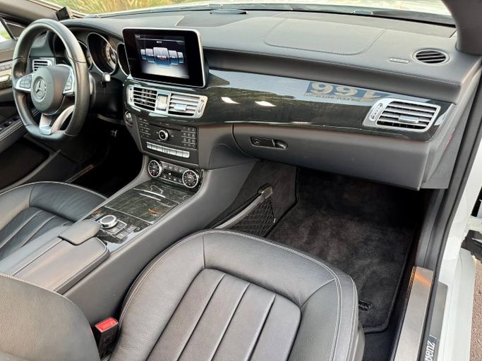 Used Mercedes-Benz CLS 550 II (C218) Facelift, 4.7 l, 2016 in Dubai by Saeed Auto, White color. Japanese Specs | AUTO.AE