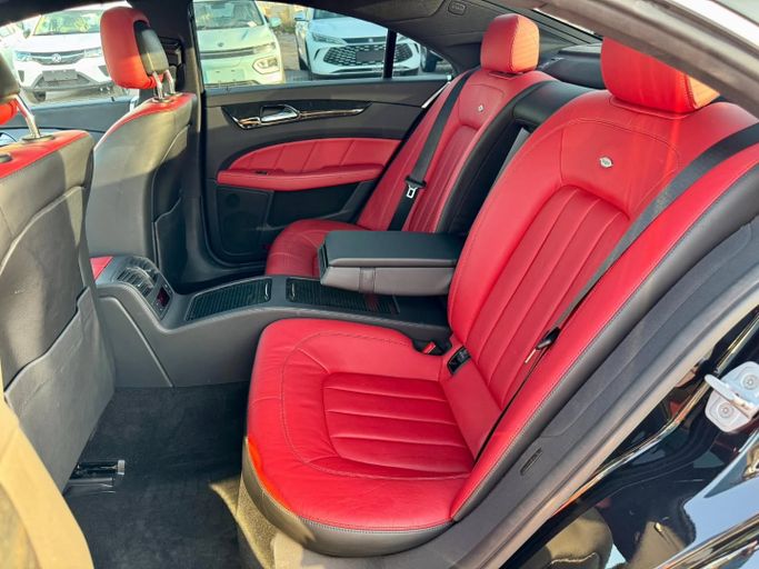 Used Mercedes-Benz CLS 350 II (C218), 3.5 l, 2012 in Dubai by Saeed Auto, Black color. Japanese Specs | AUTO.AE