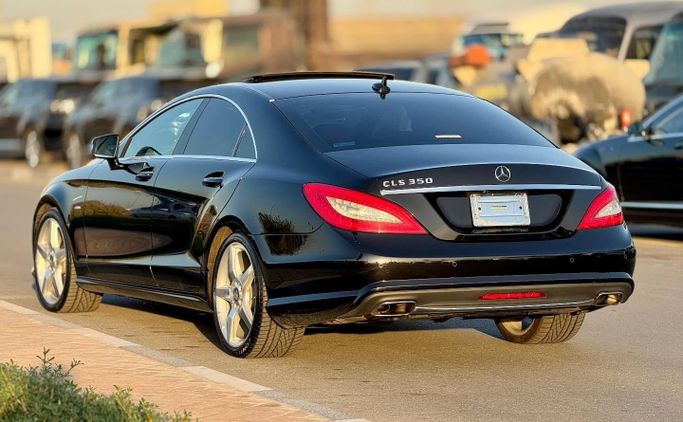 Used Mercedes-Benz CLS 350 II (C218), 3.5 l, 2012 in Dubai by Saeed Auto, Black color. Japanese Specs | AUTO.AE