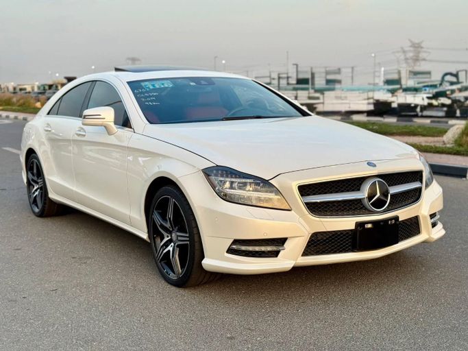 Used Mercedes-Benz CLS 350 II (C218), 3.5 l, 2014 in Dubai by Saeed Auto, White color. Japanese Specs | AUTO.AE