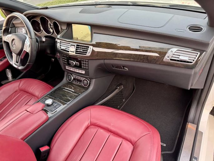 Used Mercedes-Benz CLS 350 II (C218), 3.5 l, 2014 in Dubai by Saeed Auto, White color. Japanese Specs | AUTO.AE