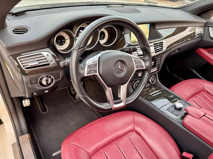 Used Mercedes-Benz CLS 350 II (C218), 3.5 l, 2014 in Dubai by Saeed Auto, White color. Japanese Specs | AUTO.AE