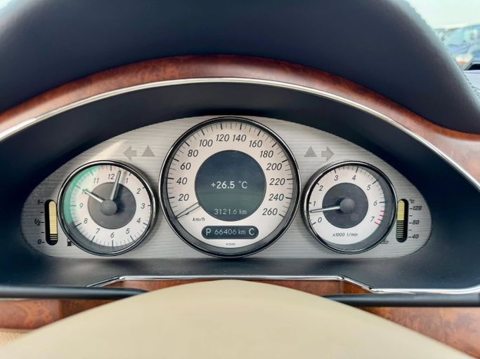 Used Mercedes-Benz CLS 350 I (C219) Facelift, 3.5 l, 2008 in Dubai by Saeed Auto, Black color. Japanese Specs | AUTO.AE