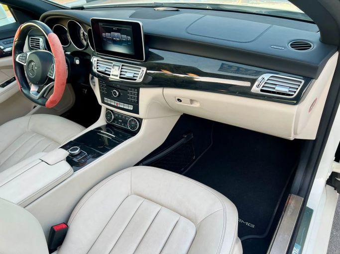 Used Mercedes-Benz CLS 400 II (C218) Facelift, 3.0 l, 2016 in Dubai by Saeed Auto, White color. Japanese Specs | AUTO.AE