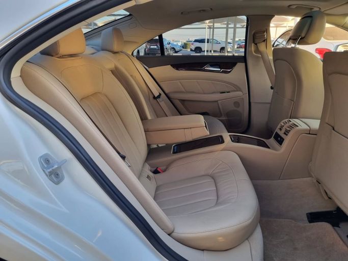 Used Mercedes-Benz CLS 350 II (C218), 3.5 l, 2014 in Dubai by Saeed Auto, White color. Japanese Specs | AUTO.AE