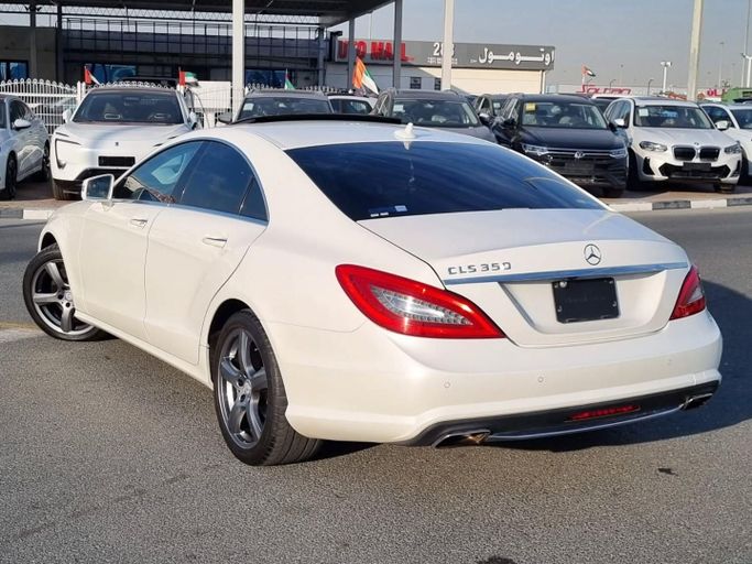 Used Mercedes-Benz CLS 350 II (C218), 3.5 l, 2014 in Dubai by Saeed Auto, White color. Japanese Specs | AUTO.AE