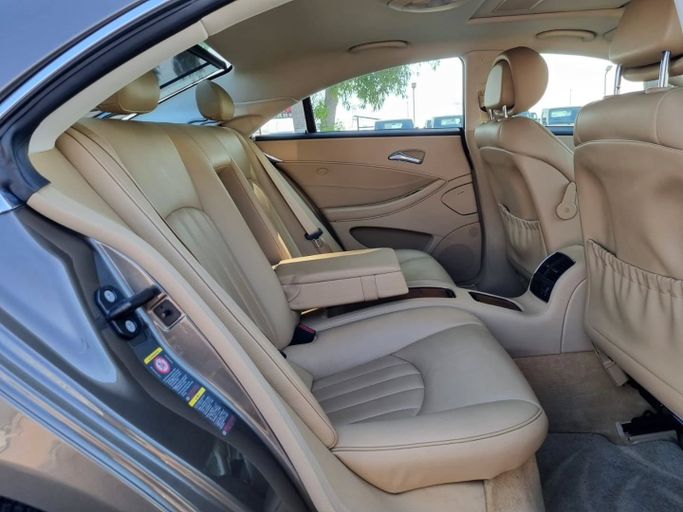 Подержанный Mercedes-Benz CLS 350 I (C219) Рестайлинг, 3.5 л, 2008 в Дубае от Saeed Auto Другой цвет цвет. Японская | AUTO.AE