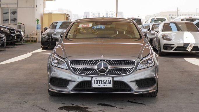 Подержанный Mercedes-Benz CLS 550 II (C218) Рестайлинг, 4.7 л, 2015 в Дубае от Ibitisam Motors Серебристый цвет.  | AUTO.AE