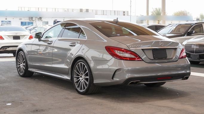 Подержанный Mercedes-Benz CLS 550 II (C218) Рестайлинг, 4.7 л, 2015 в Дубае от Ibitisam Motors Серебристый цвет.  | AUTO.AE