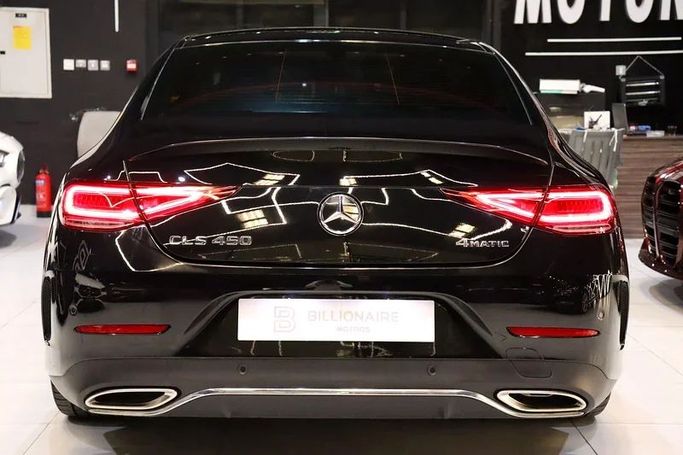 Подержанный Mercedes-Benz CLS 450 III (C257), 3.0 л, 2021 в Дубае от Billionaire Motors Черный цвет. Корейская | AUTO.AE