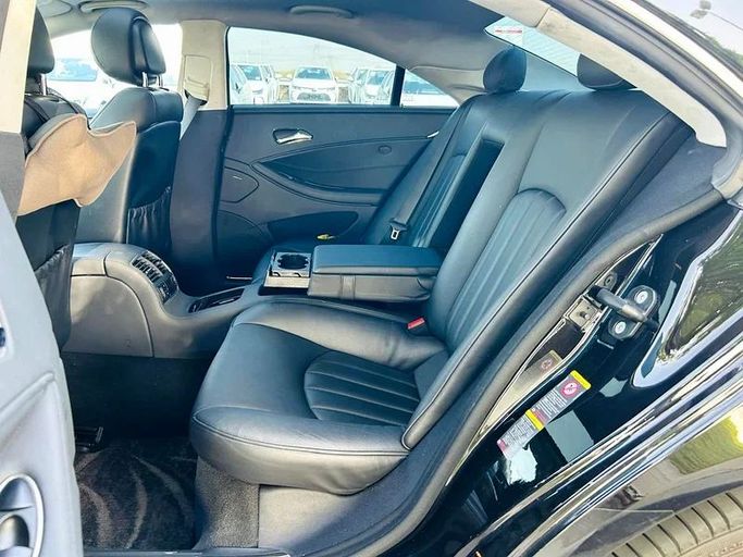 Подержанный Mercedes-Benz CLS 350 I (C219) Рестайлинг, 3.5 л, 2008 в Дубае от Mirza Automobile FZE Черный цвет. Японская | AUTO.AE