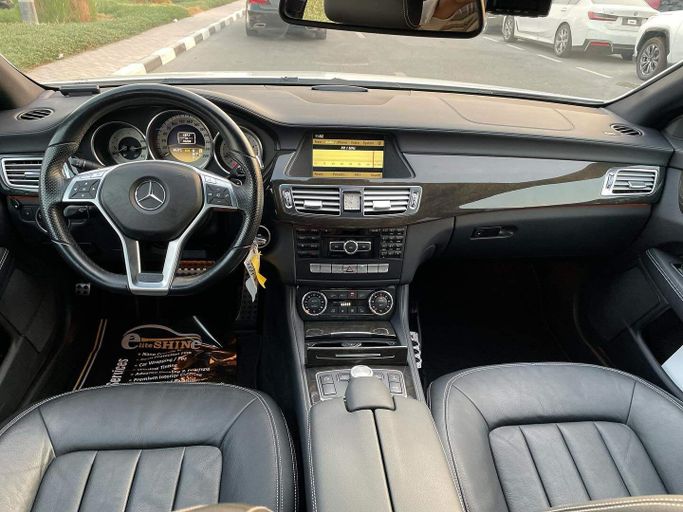 Подержанный Mercedes-Benz CLS 350 II (C218), 3.5 л, 2012 в Дубае от Japan Motors Белый цвет. Other | AUTO.AE