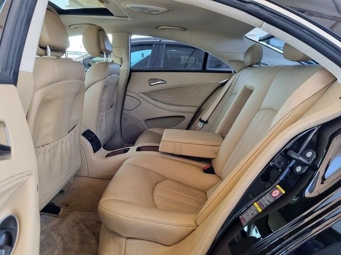 Подержанный Mercedes-Benz CLS 550 I (C219), 5.5 л, 2007 в Дубае от Best Car Черный цвет. Японская | AUTO.AE