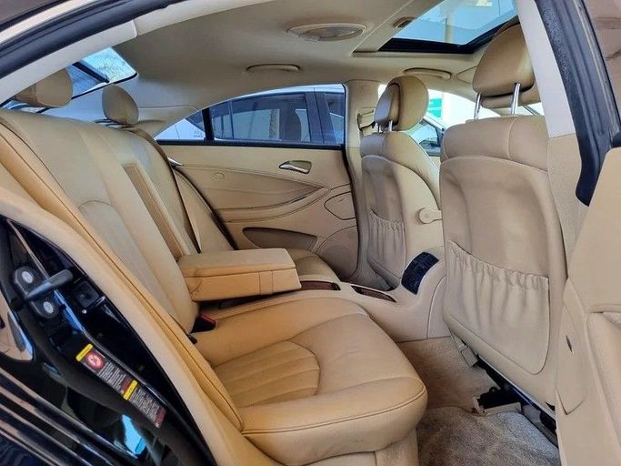 Подержанный Mercedes-Benz CLS 550 I (C219), 5.5 л, 2007 в Дубае от Best Car Черный цвет. Японская | AUTO.AE